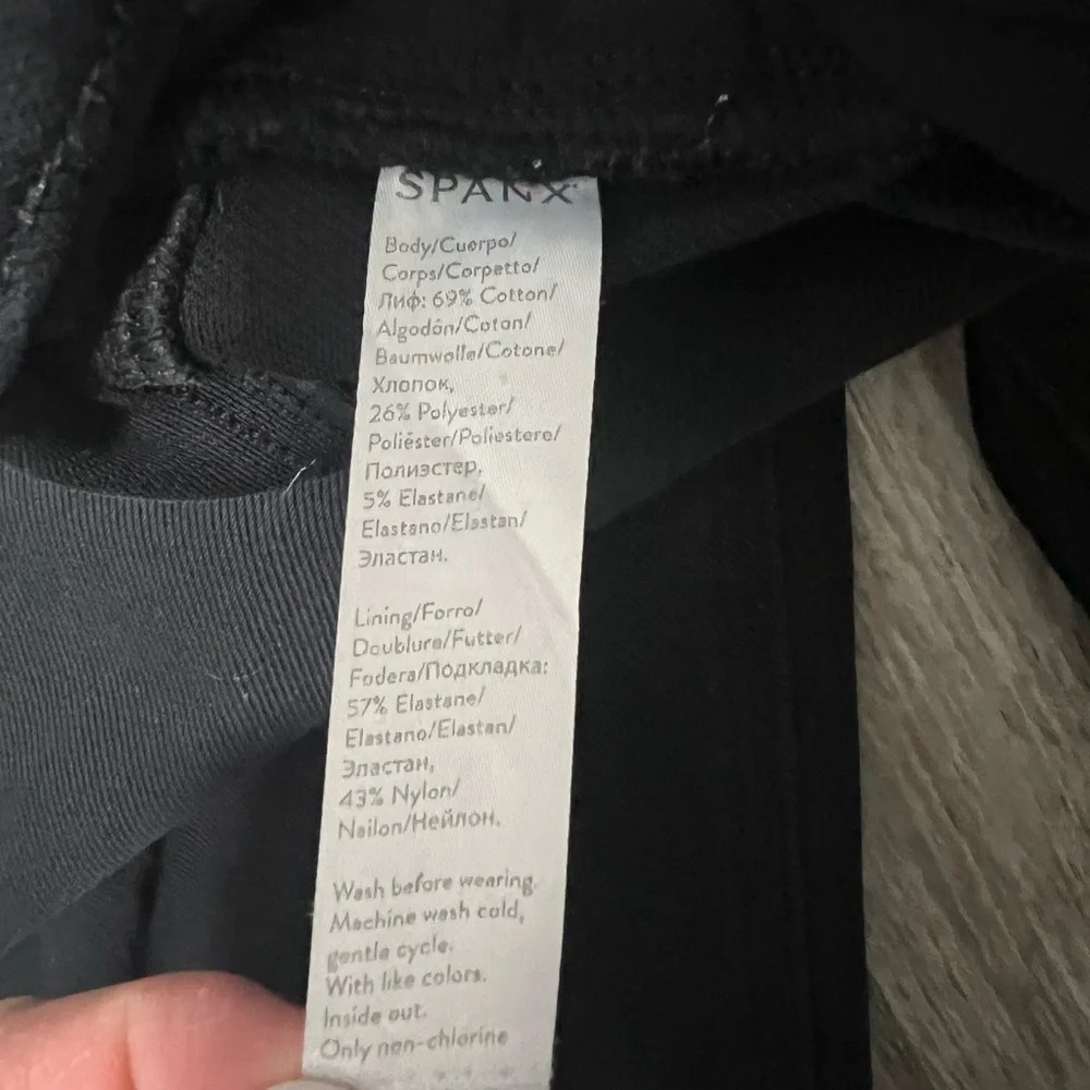 Spanx Pull-On Black Denim Jeggings size S (27)‎